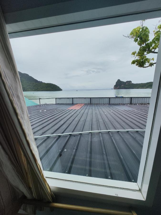 Phi Phi Ocean Club Vandrarhem Exteriör bild